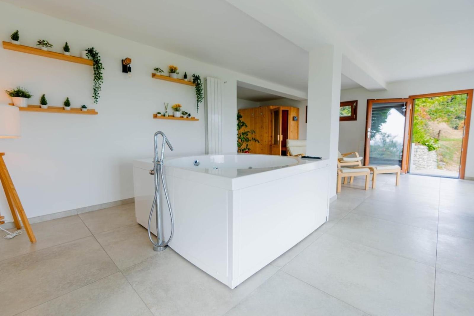 Chalet Sophie - Luxury Chalet Roletto Bagian luar foto